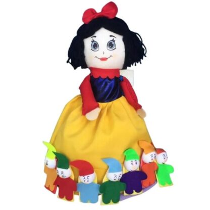 Boneca  de pano Branca de Neve vira Bruxa Prìncipe e vem com dedoche dos  7 anões